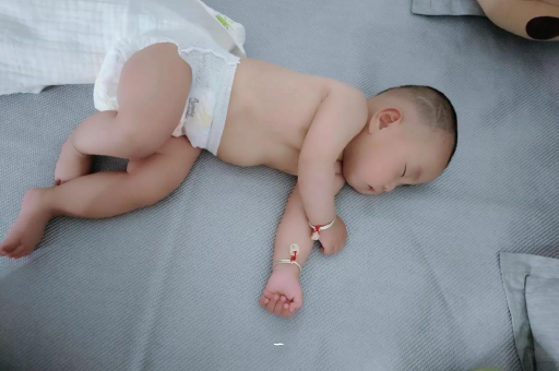 任丘宝宝肠胀气的症状